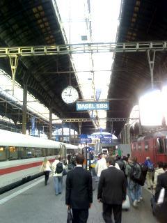 バーゼル駅です